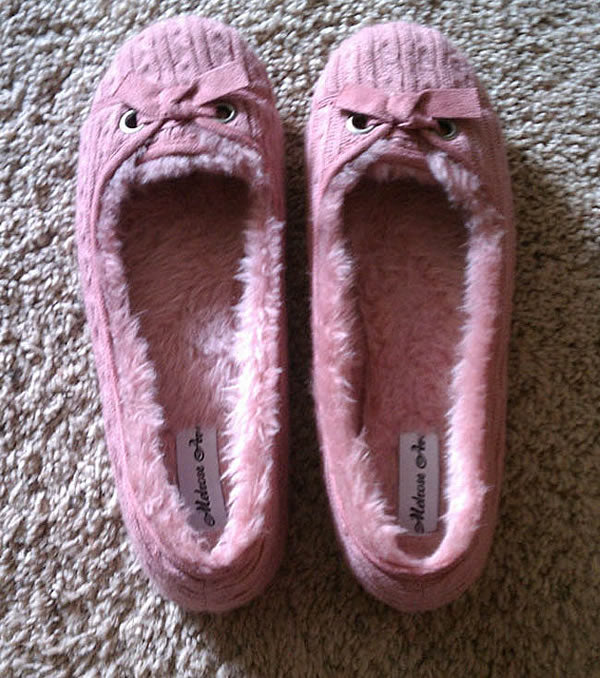 4 Slippers That Look Eerily Familiar + 1 Bonus