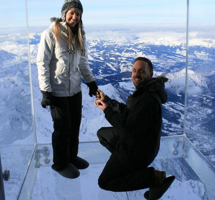 Slippers-Wearing Couple Gets Engaged at 12,500 Ft